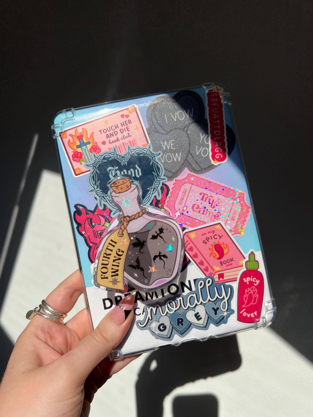 "Dragon Rider" Luxury Magnetic Kindle Grip & Phone holder