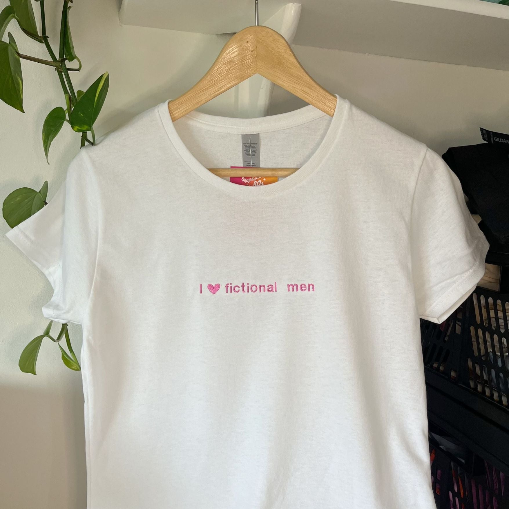 "I <3 fictional men" embroidered T-shirt