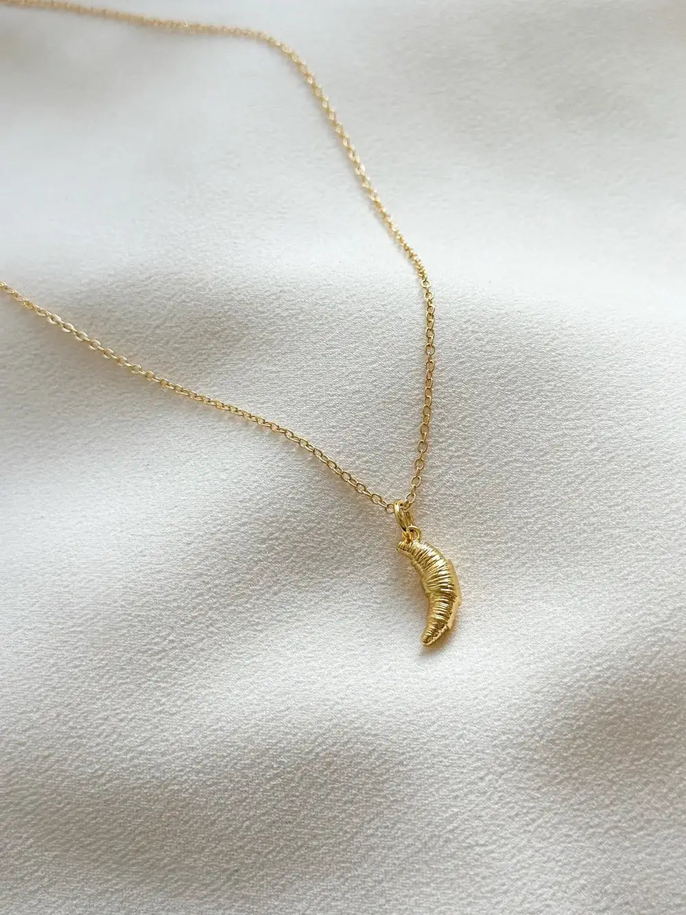 18k Gold Croissant Pendant Necklace