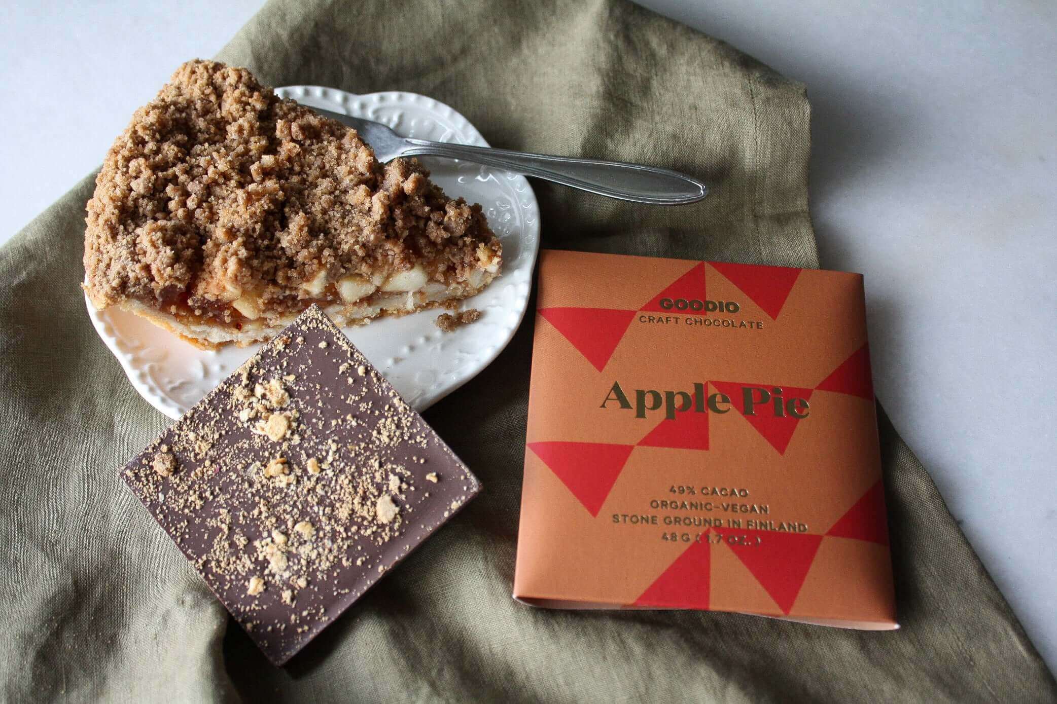 Goodio Chocolate - Apple Pie Chocolate 49%