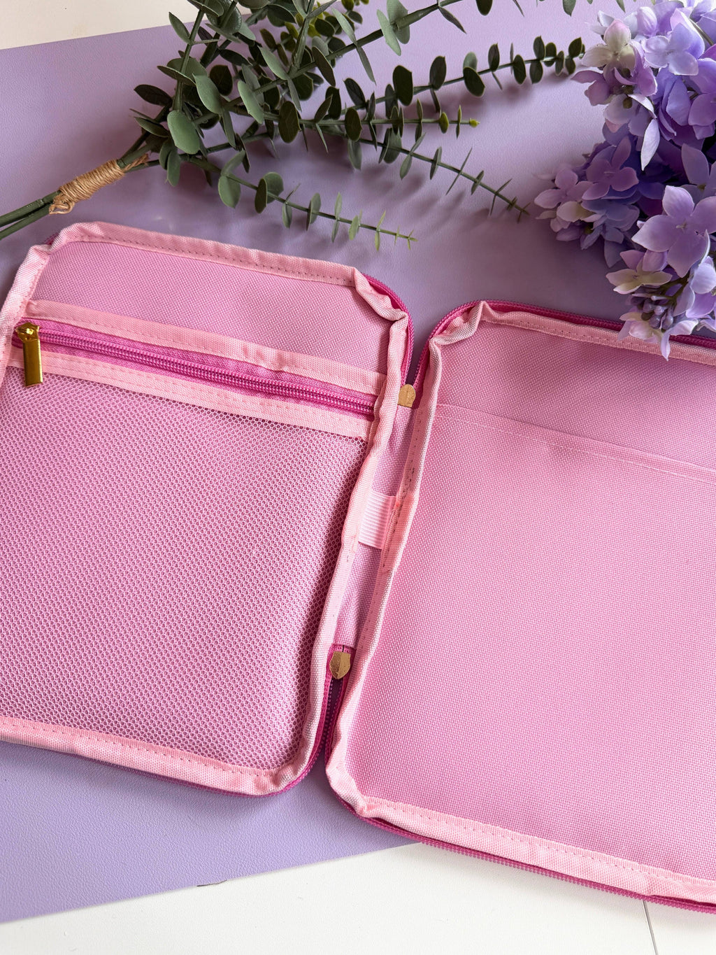 Read, Dream, Repeat e-Reader Organiser