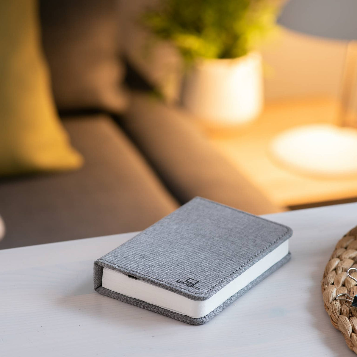 Gingko Linen Fabric Smart Book Light