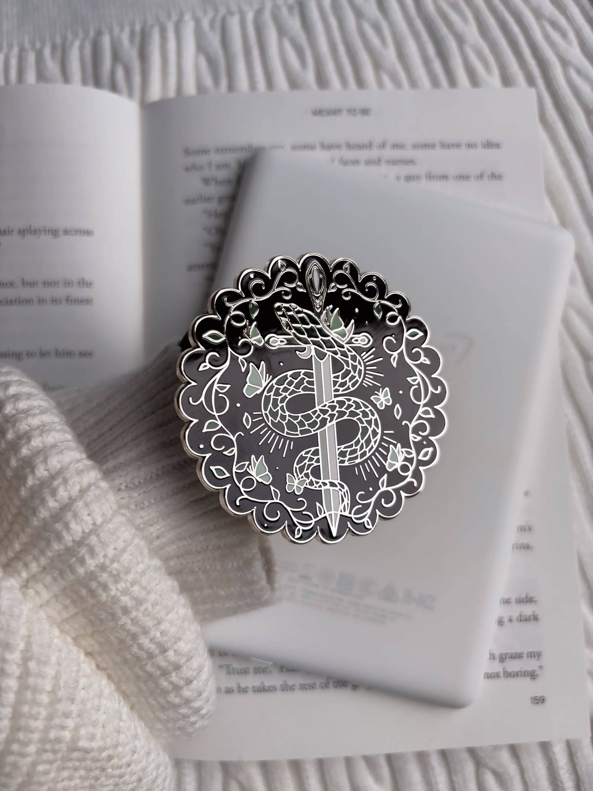 Silver Serpent E-Reader Grip
