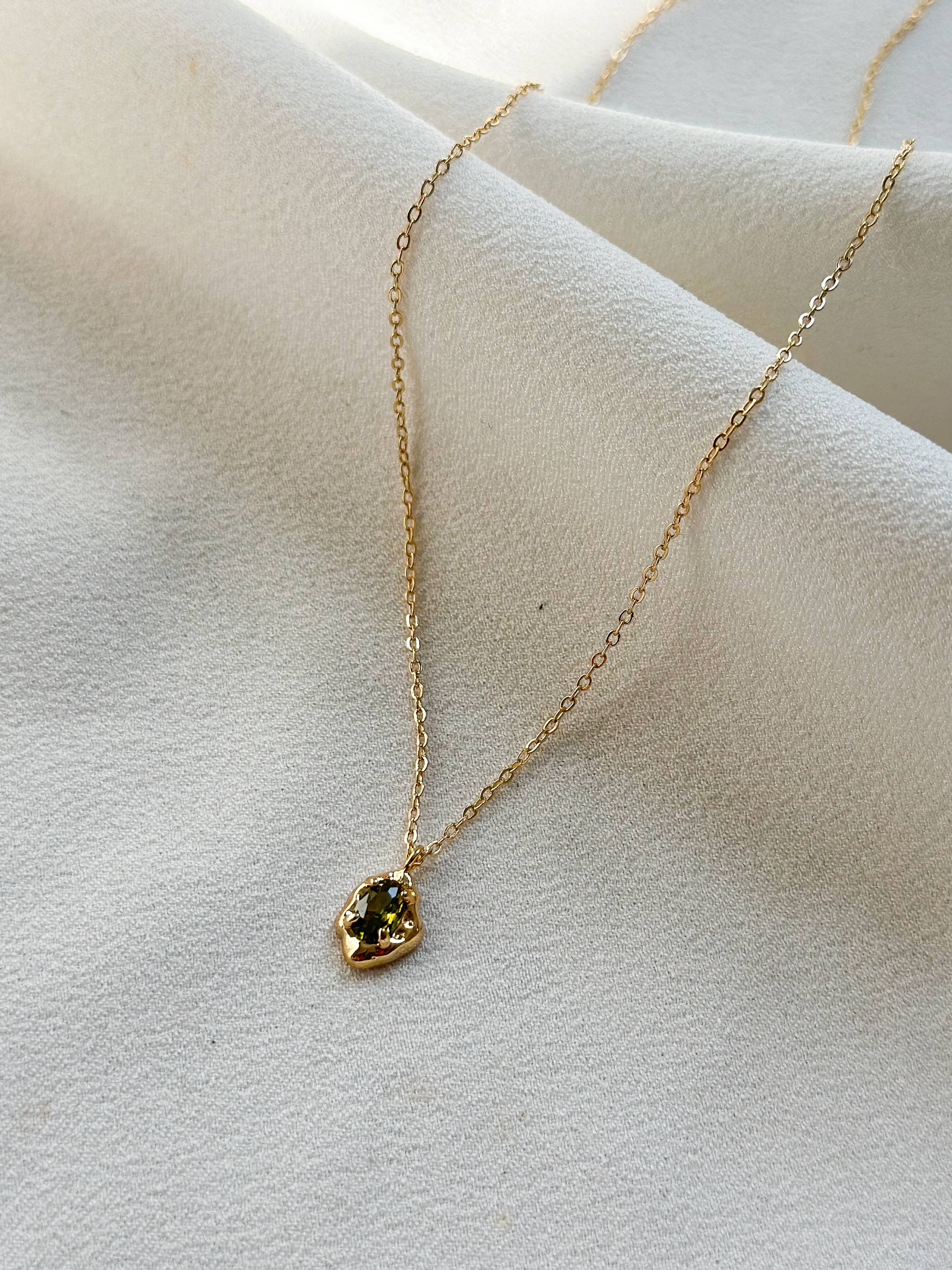 18k Gold Molten Moss Jewelled Pendant Necklace