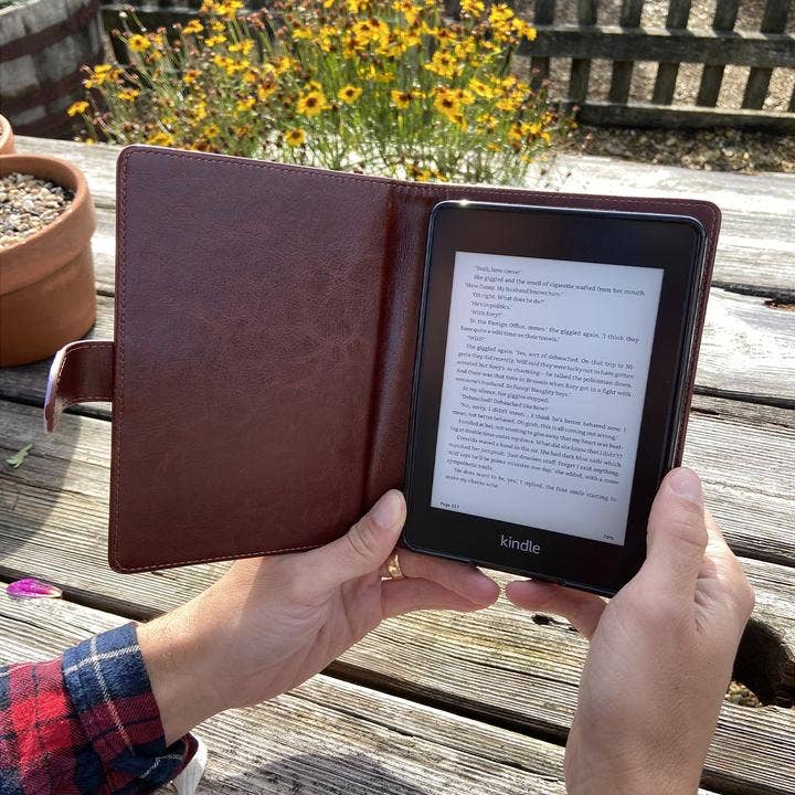 Magnetic Kindle Cover (fits all Kindle & eReaders)