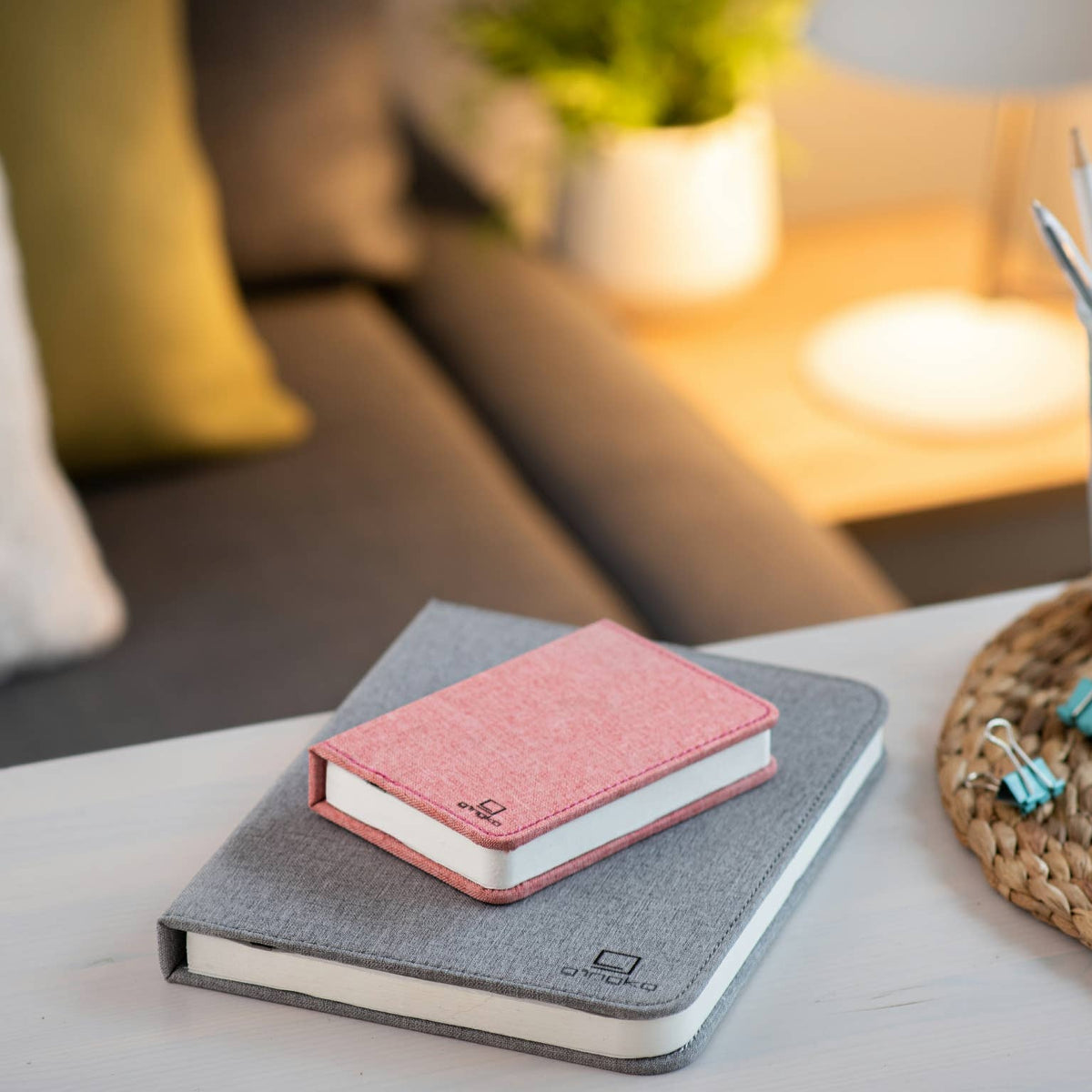 Gingko Linen Fabric Smart Book Light