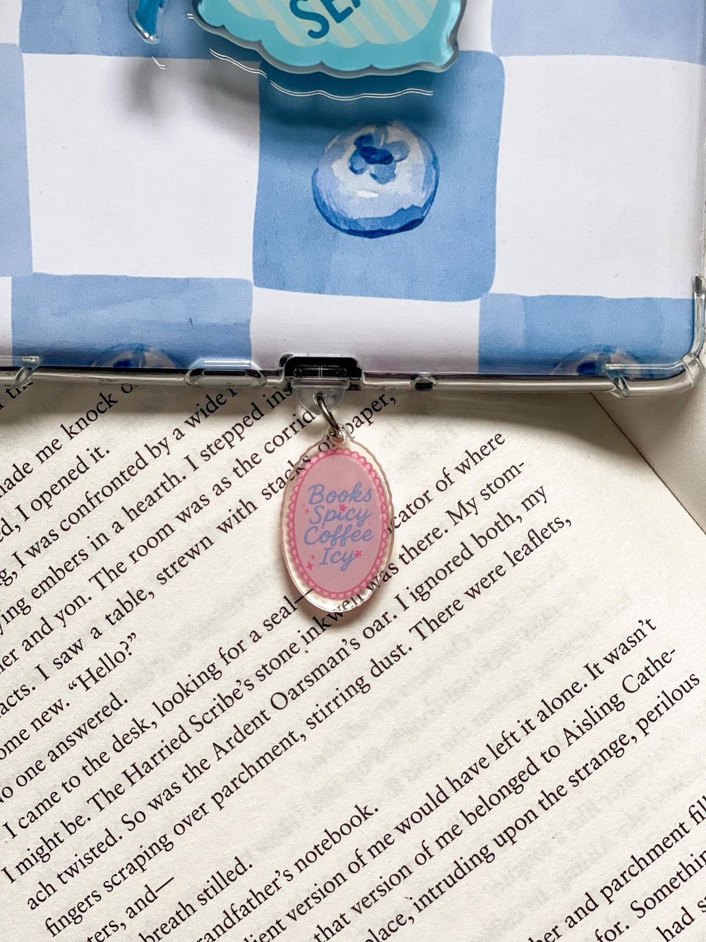 Liv Lee Designs - Books Spicy, Coffee Icy E-Reader Charm Dust Plug