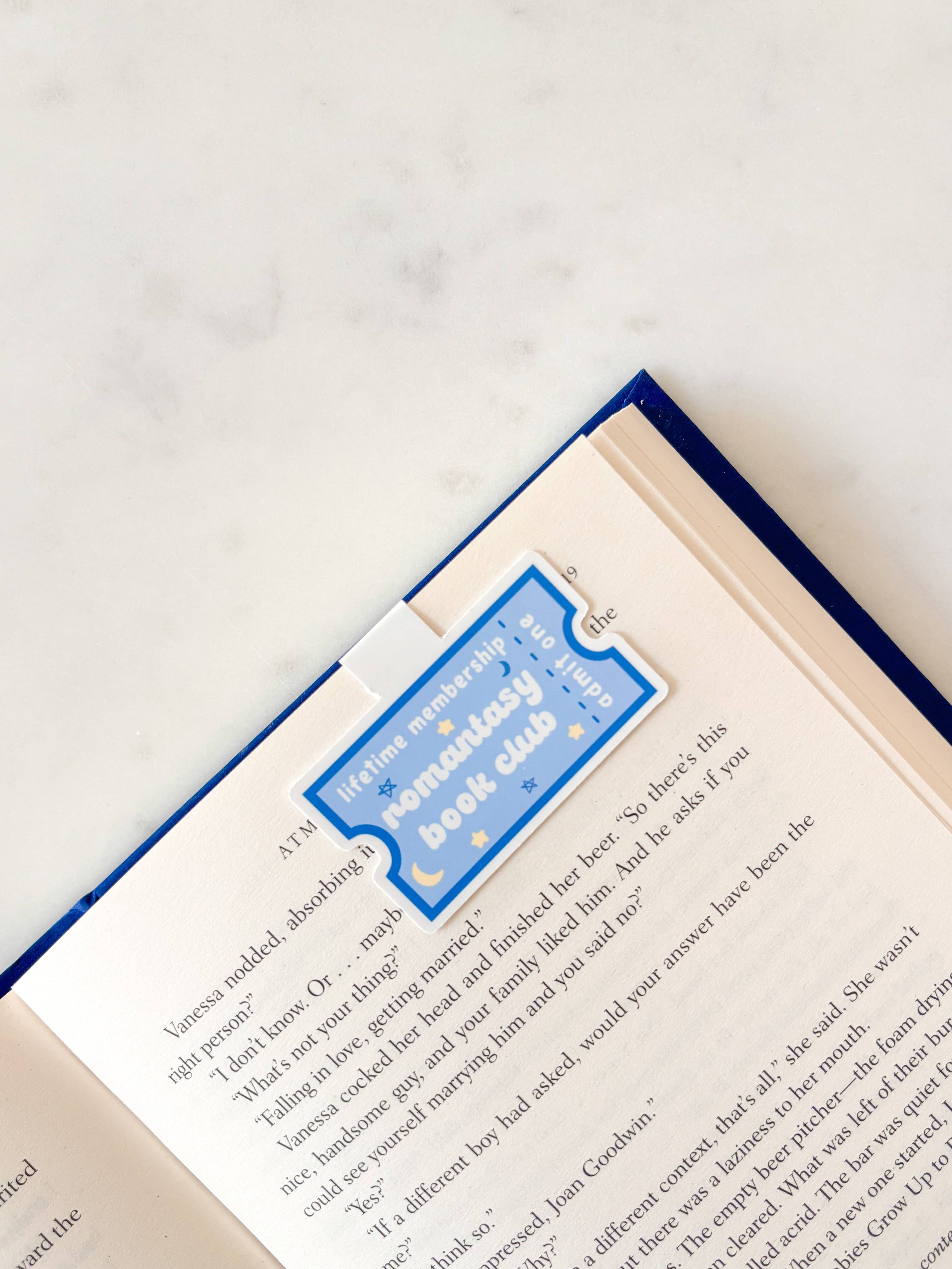 Fleurs on Sunday - Romantasy Book Club Magnetic Bookmark