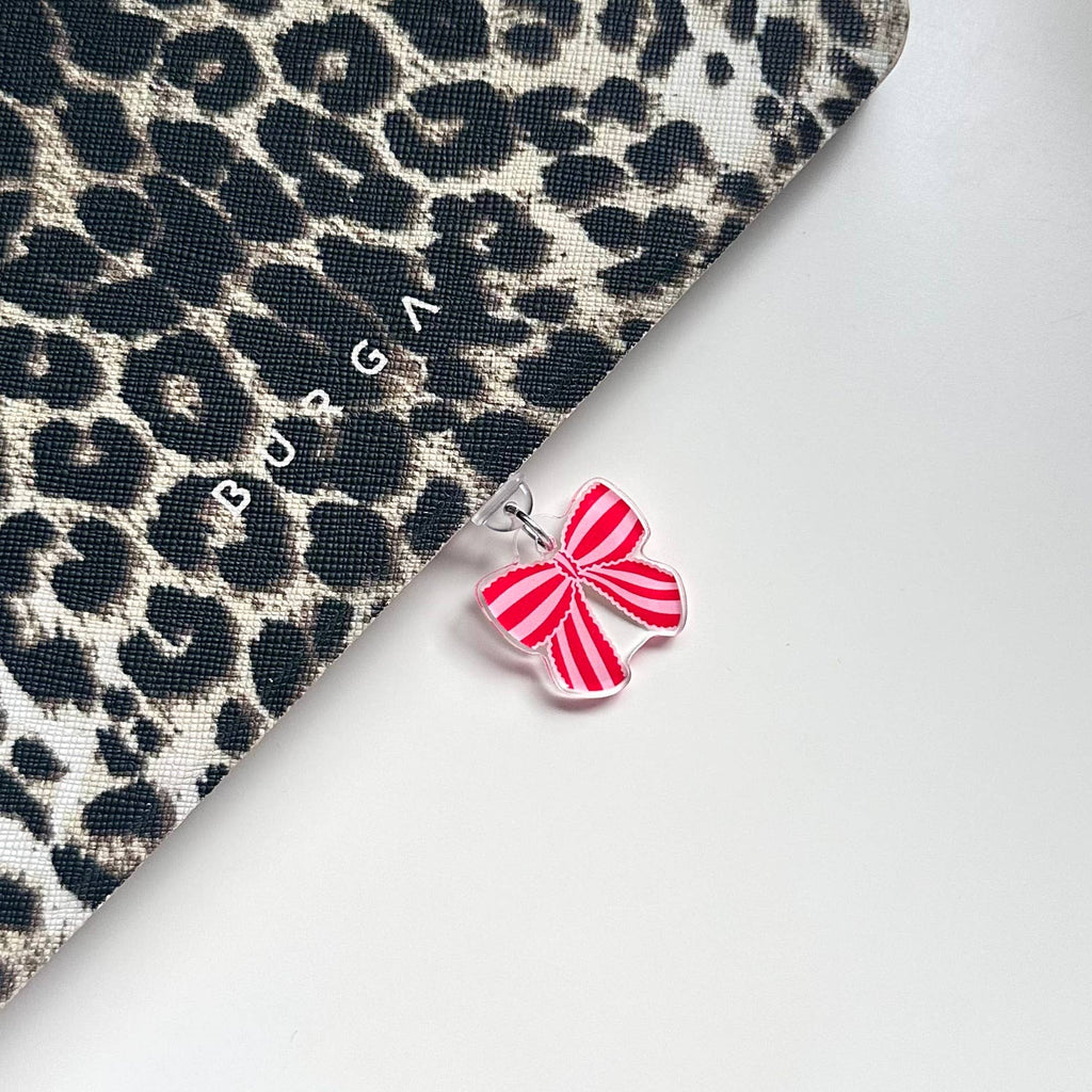 Dolly's Doodles - Pink Bow Kindle Charm