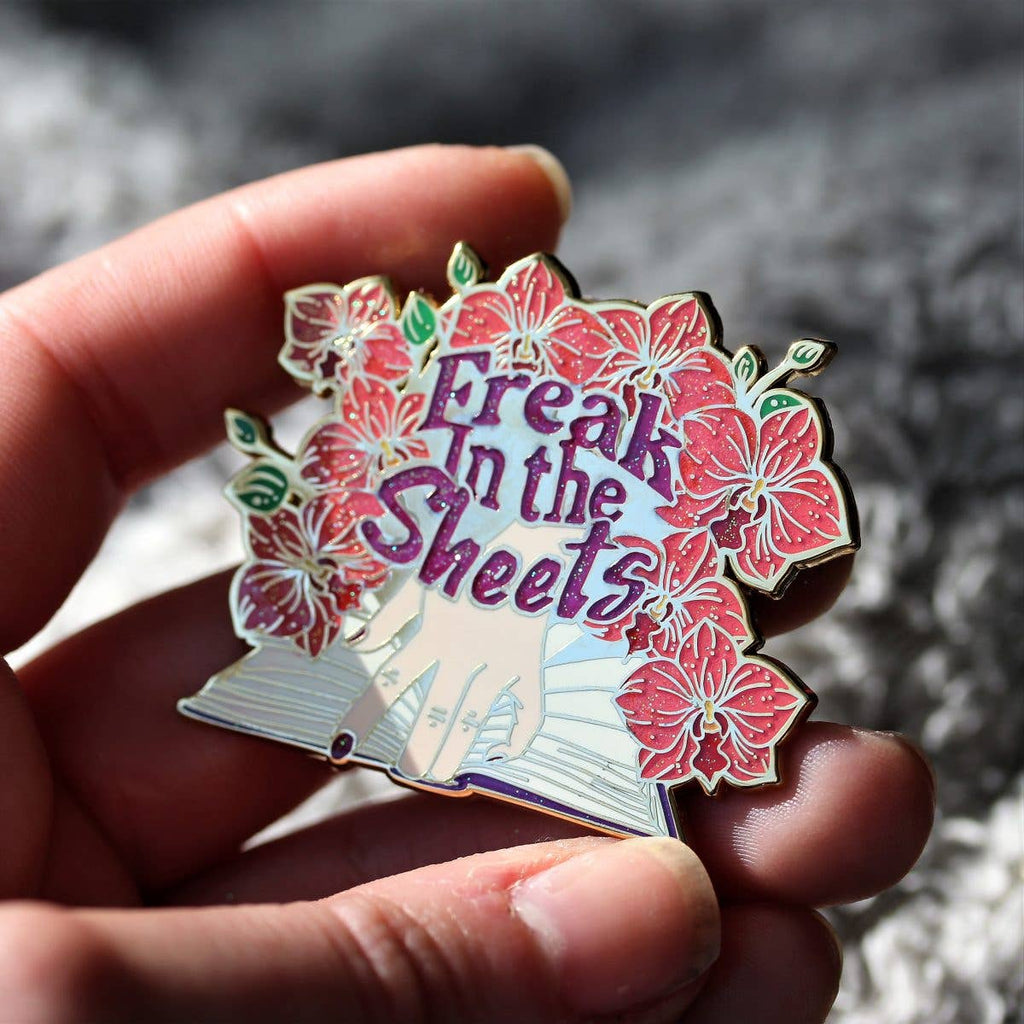 Freak in the sheets - book lover enamel pin
