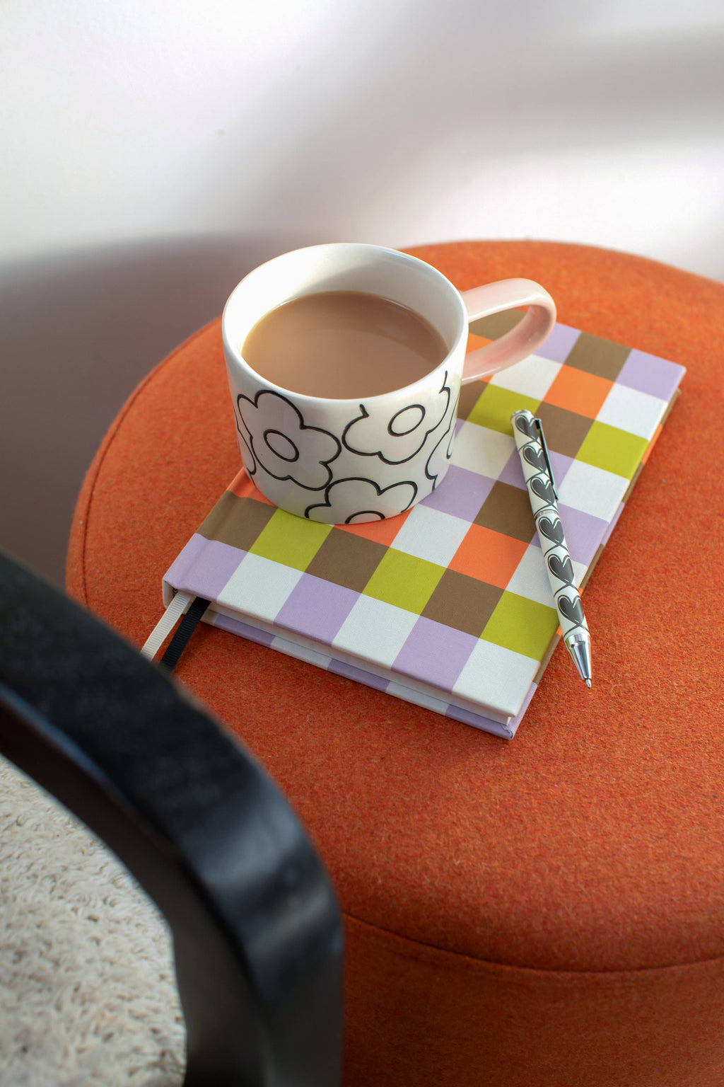 Caroline Gardner - Mono Outline Flower Mug