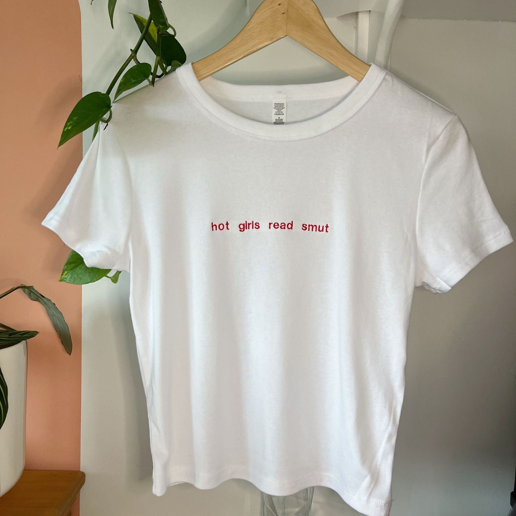 "hot girls read smut" embroidered T-shirt