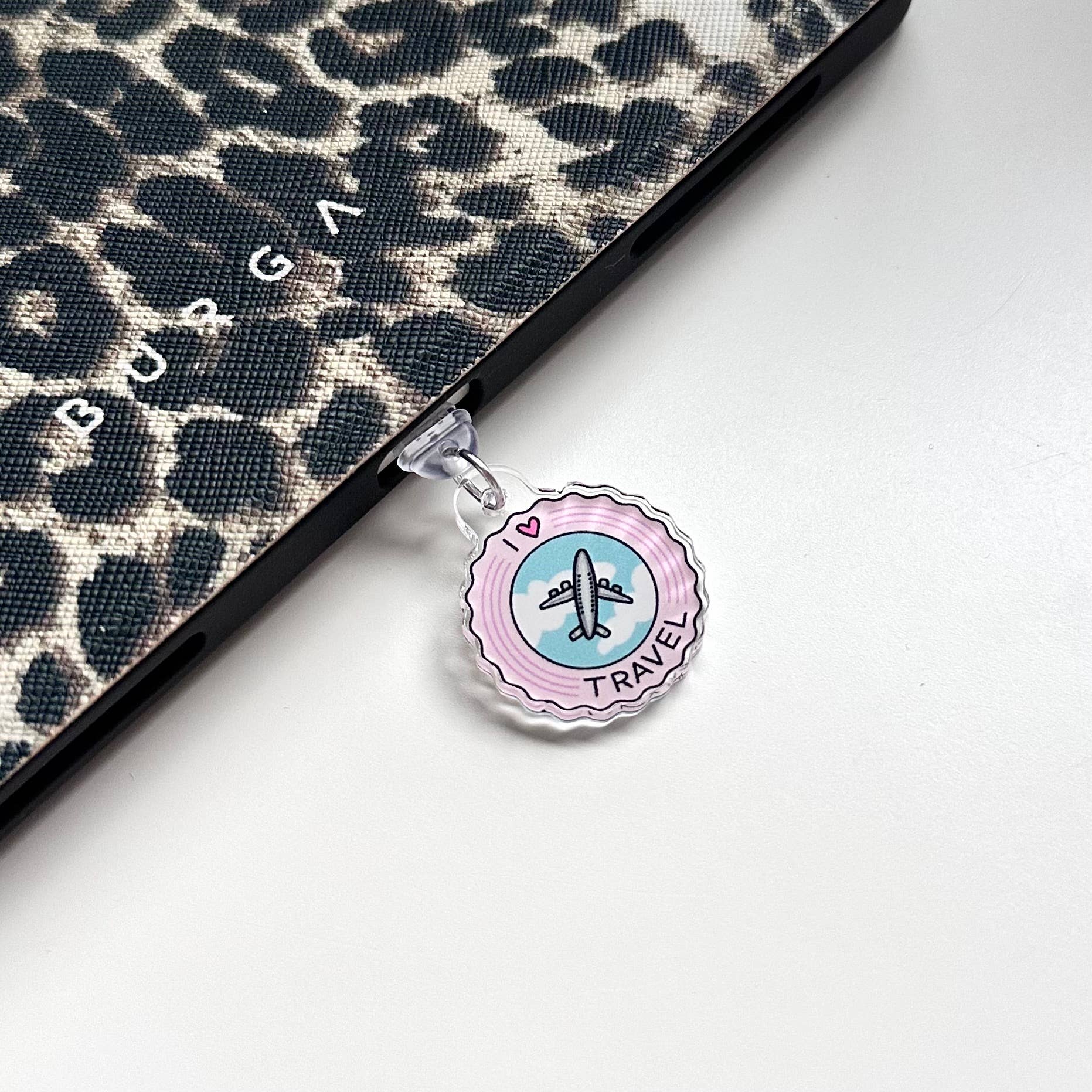 Dolly's Doodles - I Heart Travel Kindle Charm