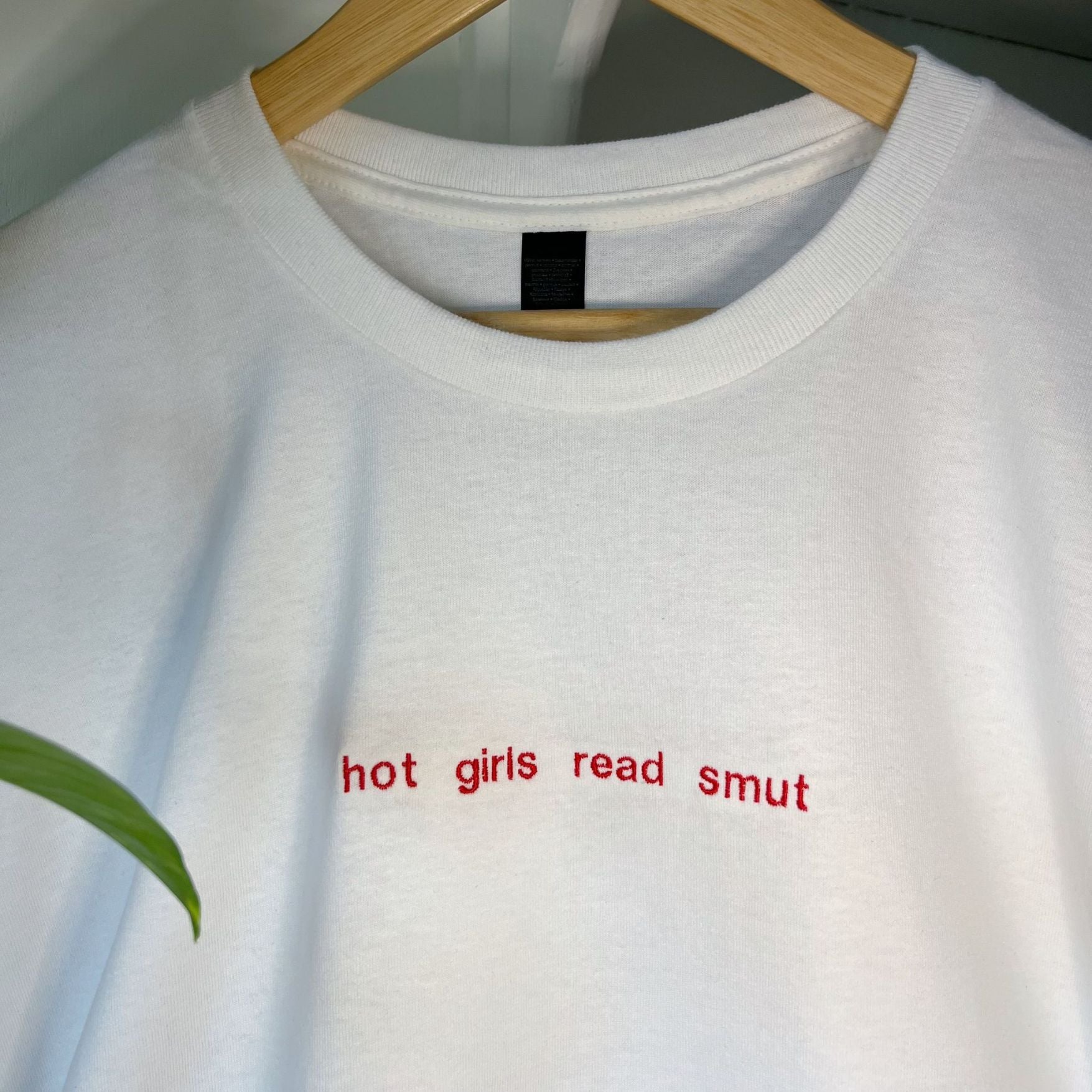 "hot girls read smut" embroidered T-shirt