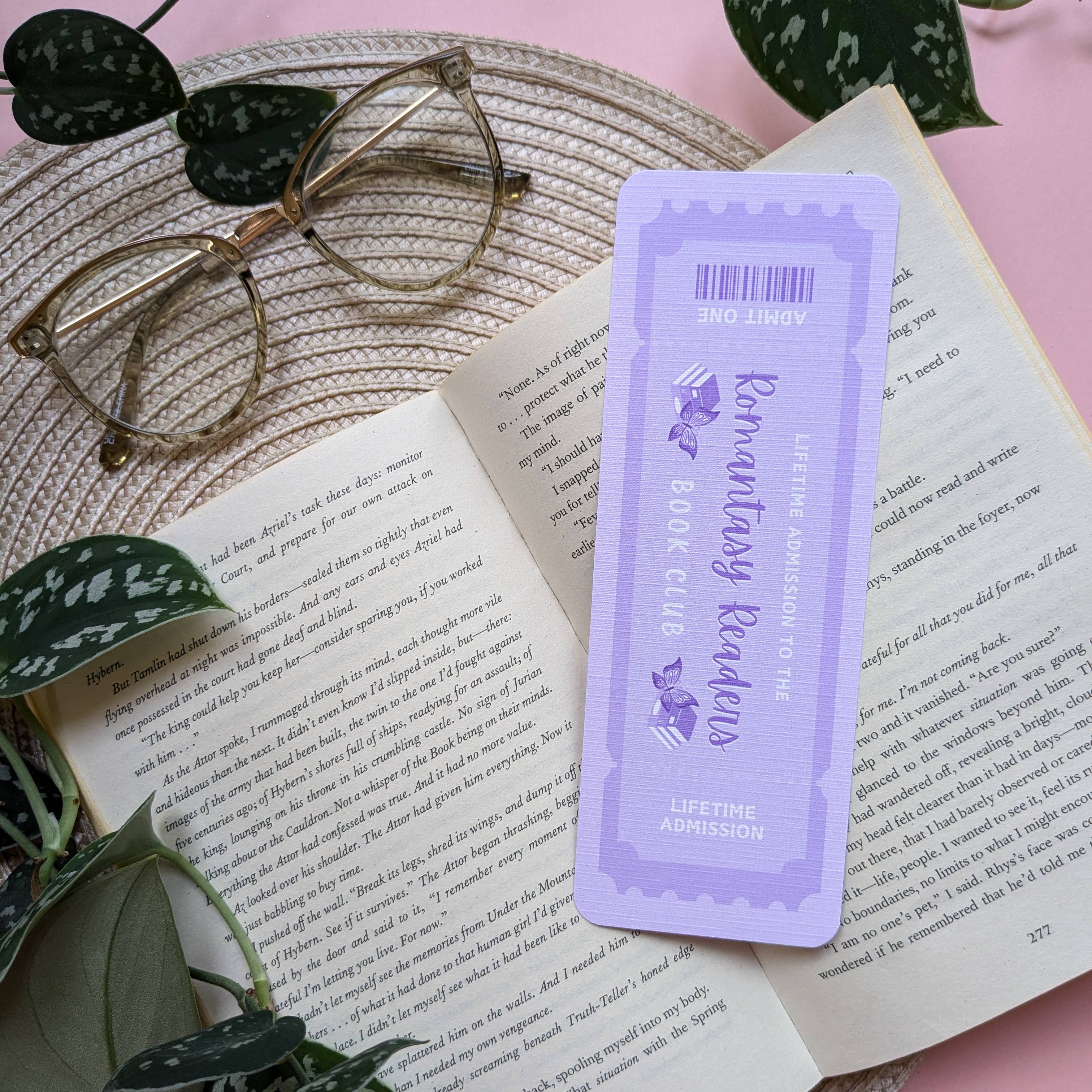 'Romantasy Readers Book Club' Linen Card Bookmark
