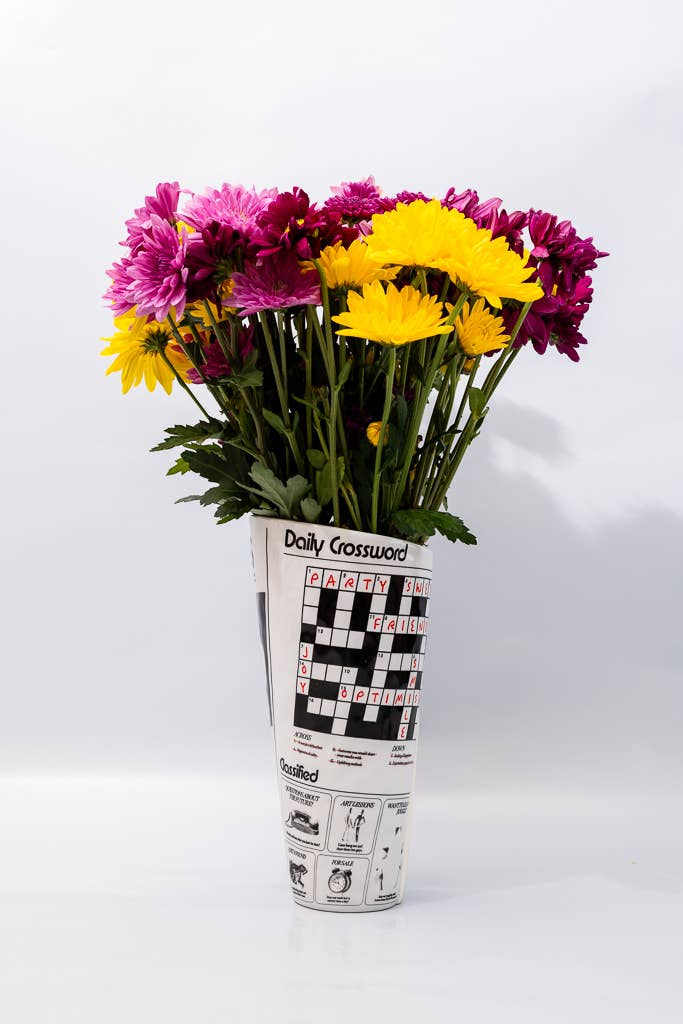 Vase, Newspaper