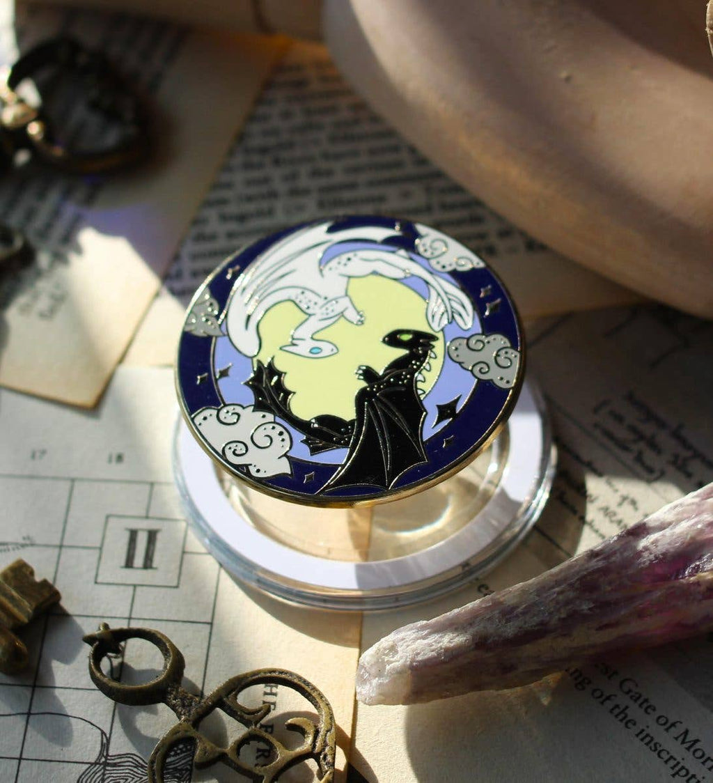 Geek and Artsy - Dancing Dragons Kindle Grip