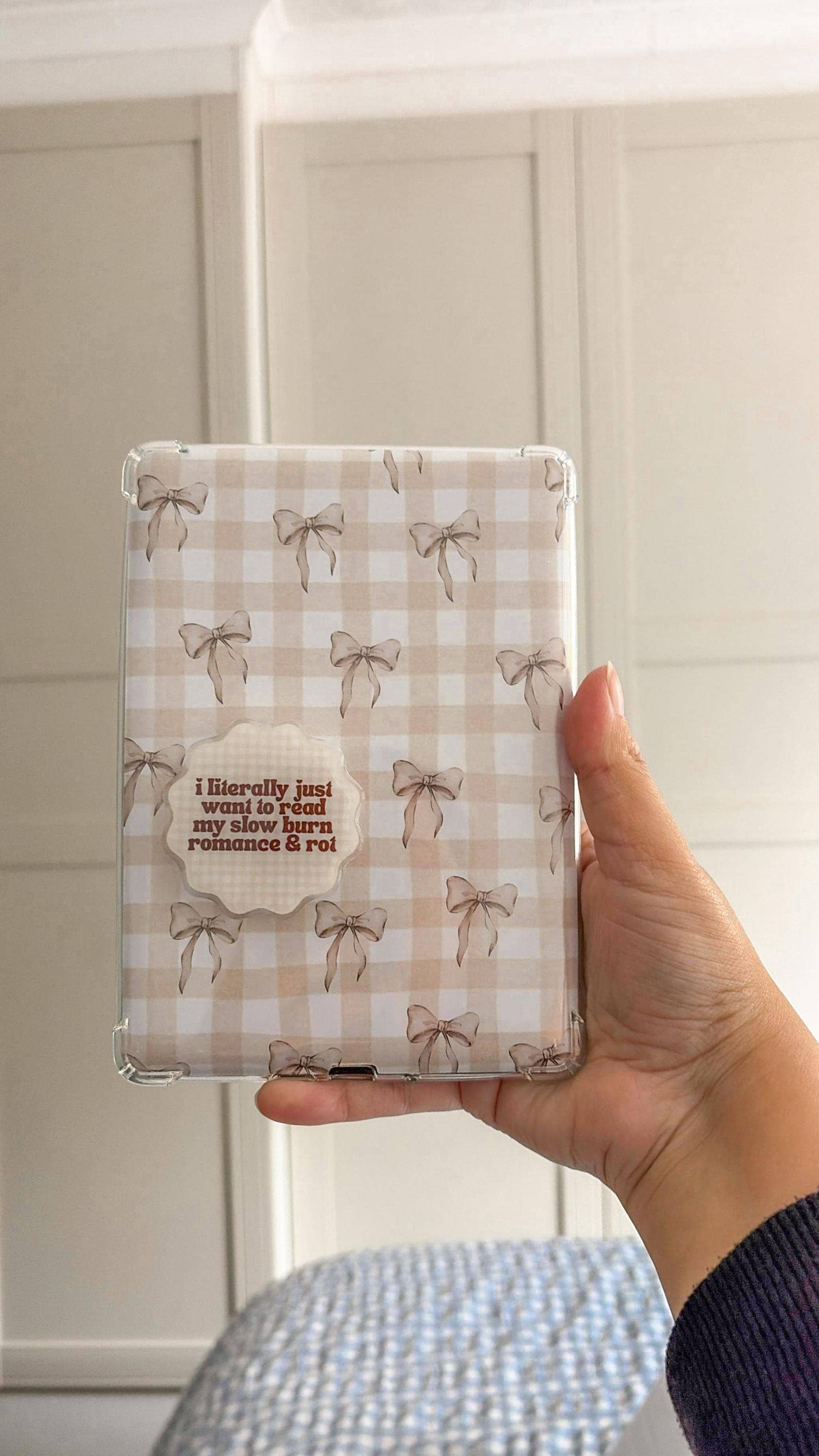 Liv Lee Designs - Romance & Rot Kindle & Phone Grip