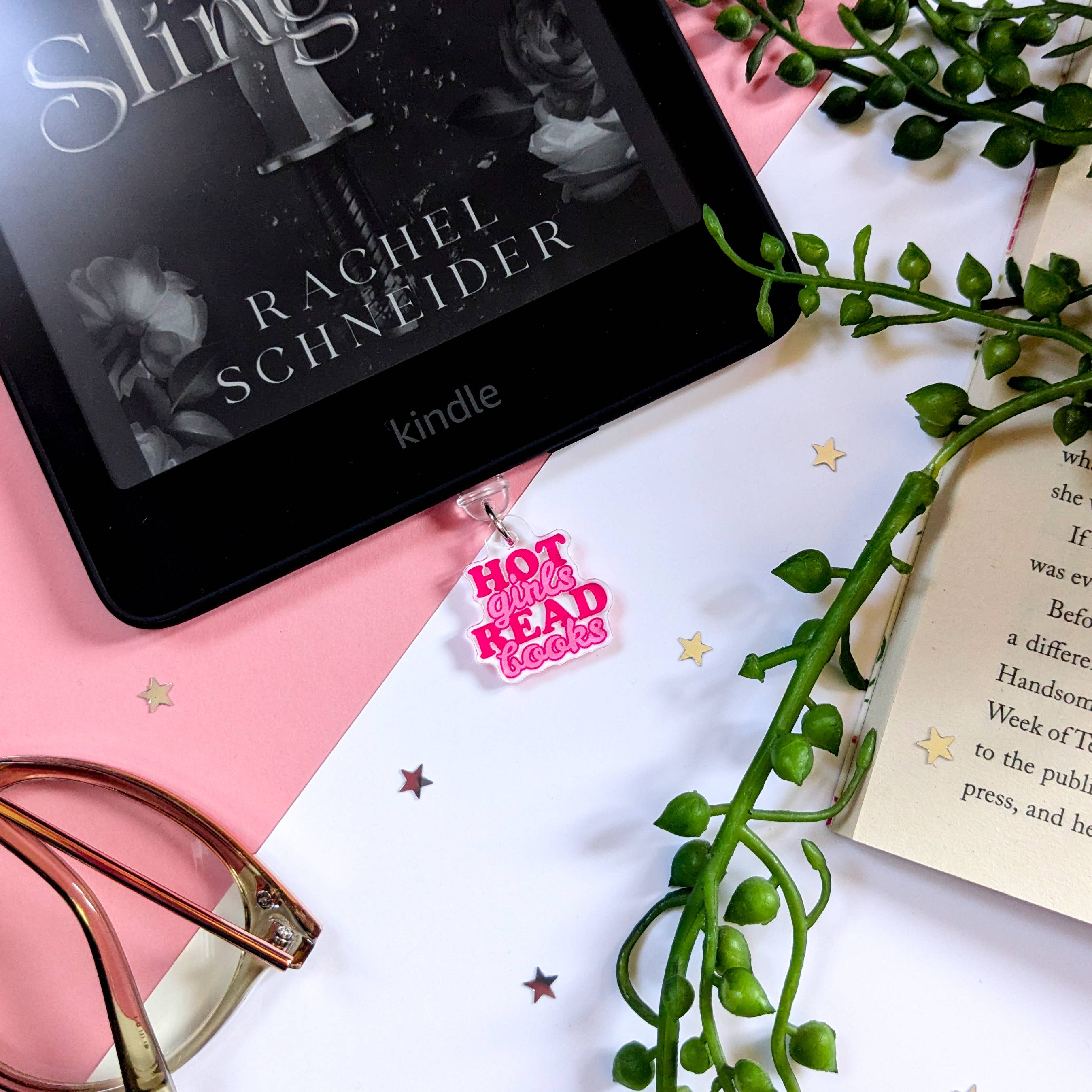 'Hot Girls Read Books' Kindle Charm