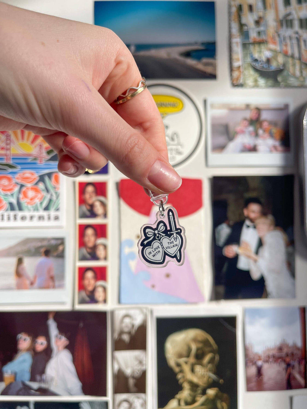 Liv Lee Designs - In Love with the Villain E-Reader Charm | Dark Romance