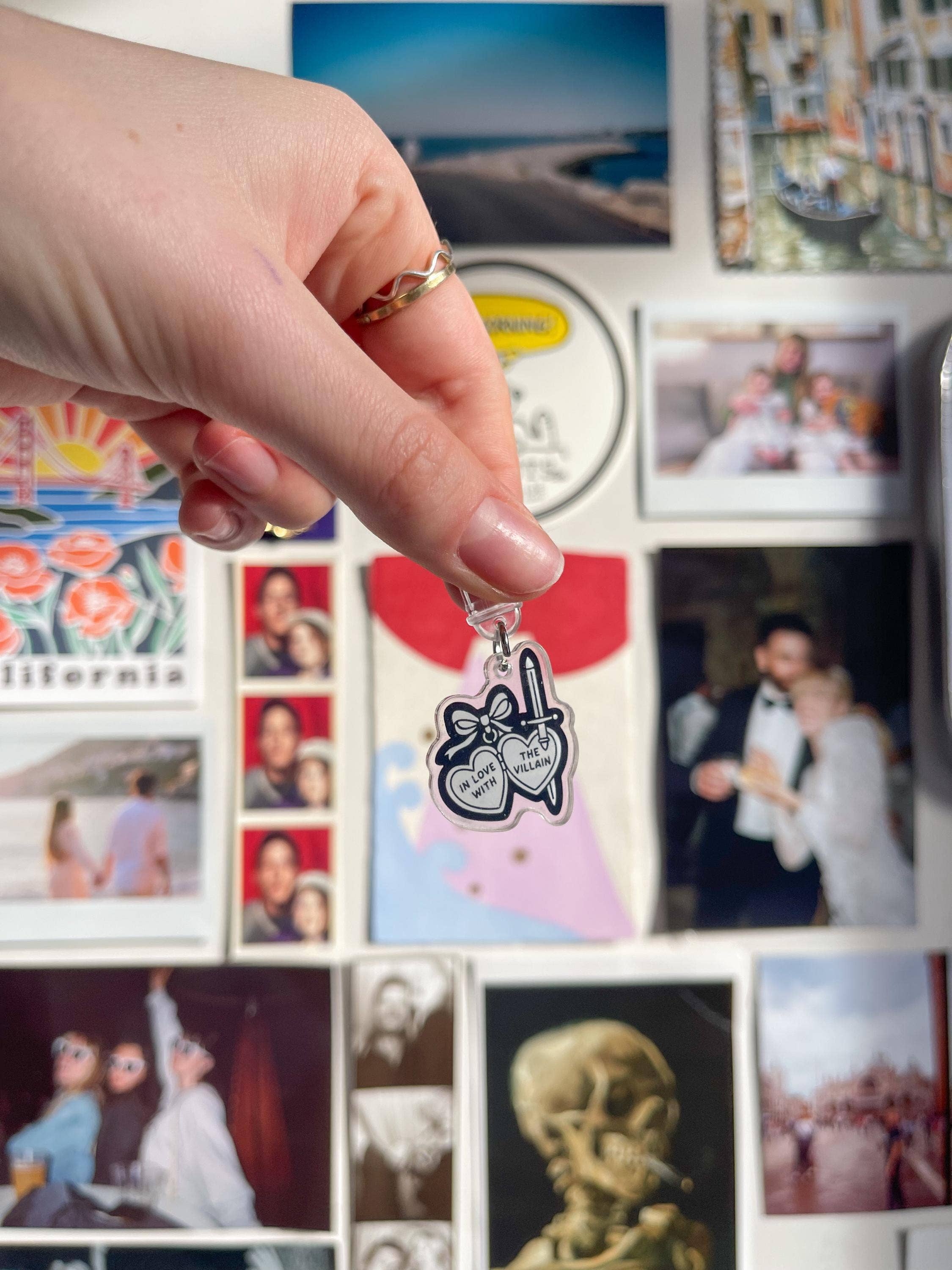 Liv Lee Designs - In Love with the Villain E-Reader Charm | Dark Romance