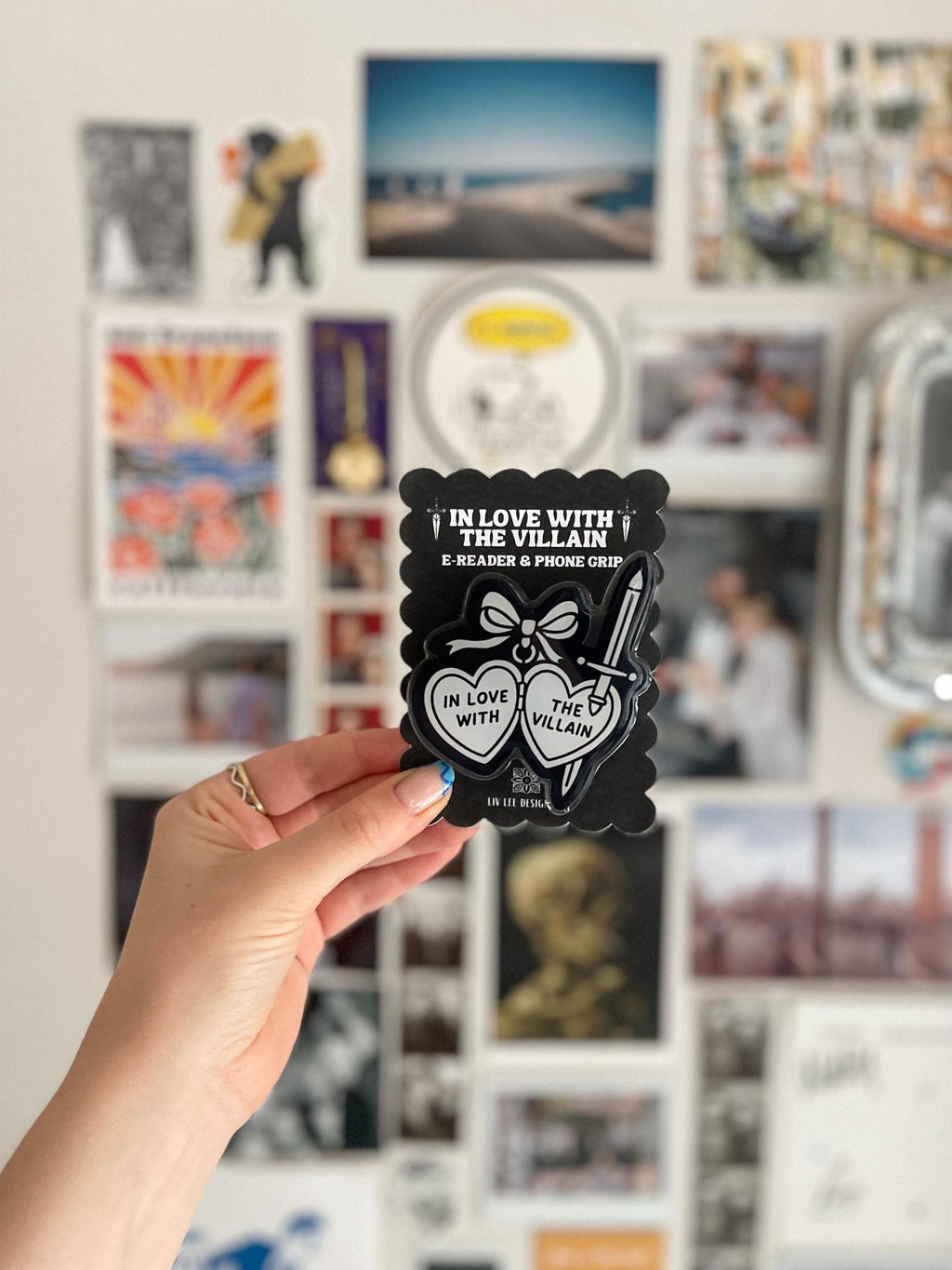 Liv Lee Designs - In love with Villain Kindle & Phone Grip