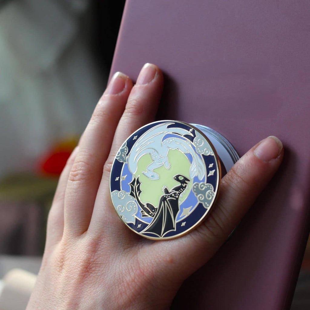 Geek and Artsy - Dancing Dragons Kindle Grip