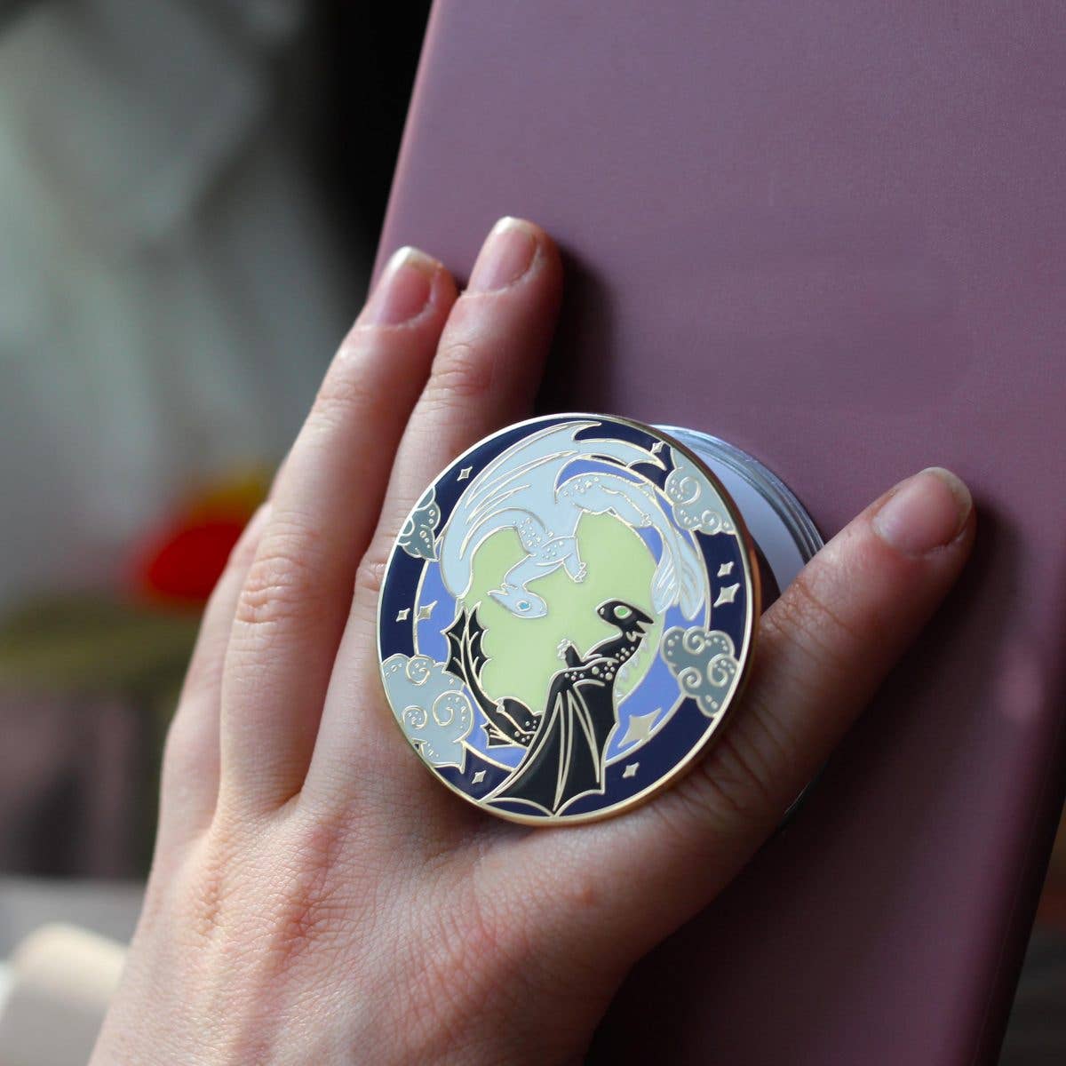 Geek and Artsy - Dancing Dragons Kindle Grip