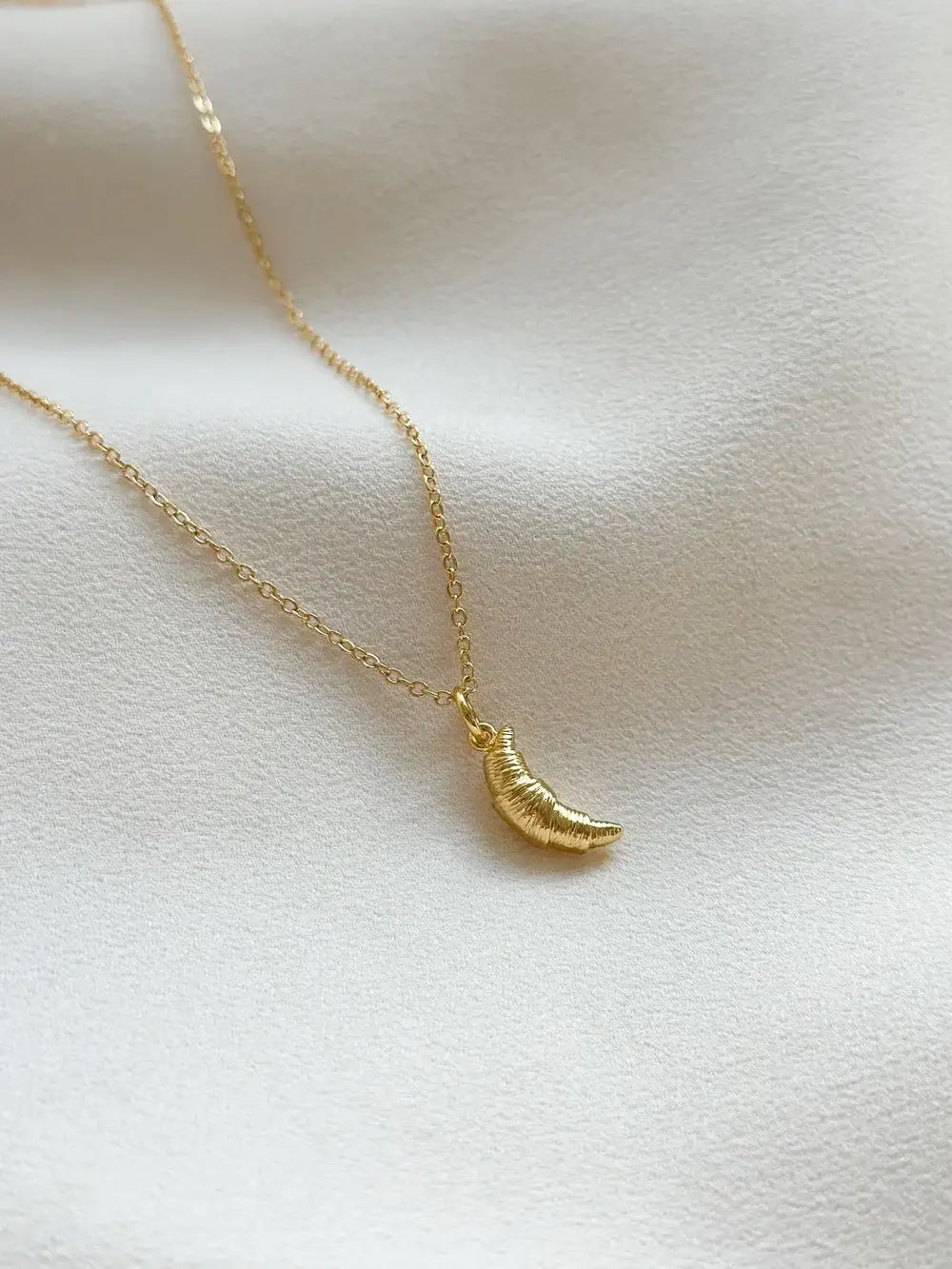18k Gold Croissant Pendant Necklace