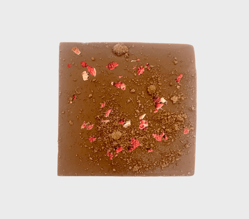 Goodio Chocolate - Organic Strawberry Cake