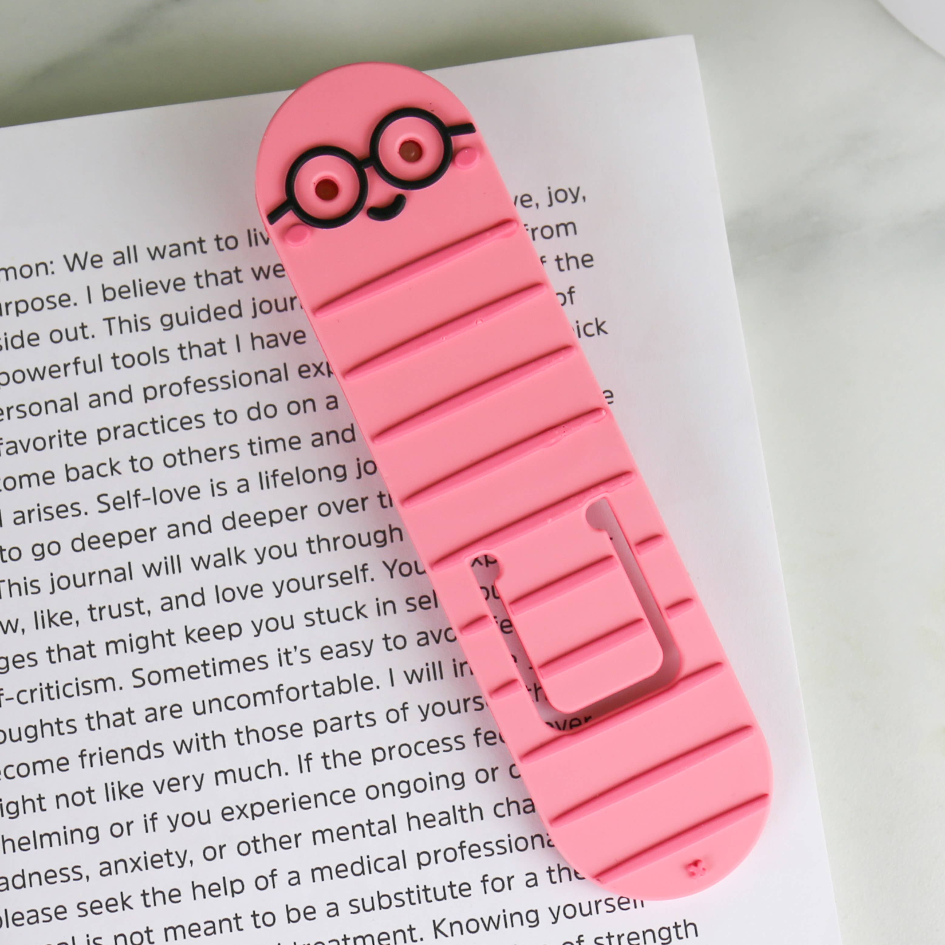 READING LIGHT AND BOOKMARK (WORM)