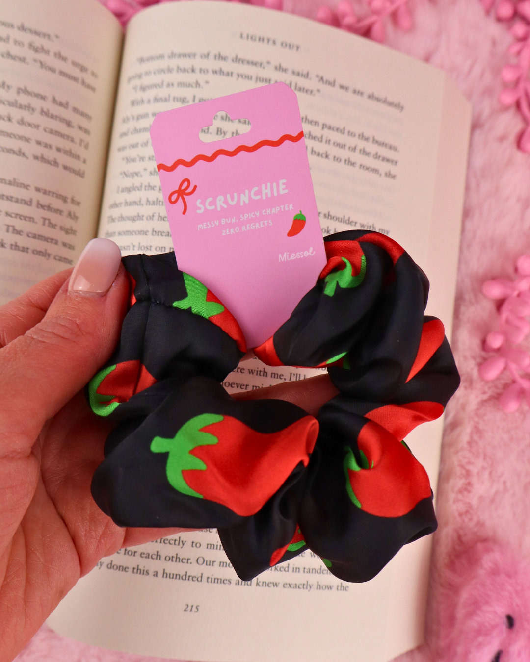 Miessol - Spicy Books Scrunchie for Romance / Smut Readers 